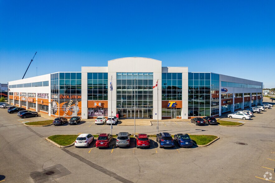 Primary Photo Of 4451-4479 Laval Aut W, Laval Showroom For Lease