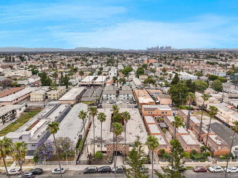 More Photos Of 601 W 82nd St, Los Angeles Apartments For Sale
