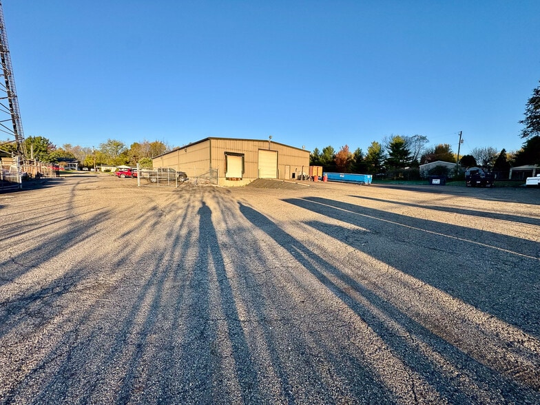 More Photos Of 3822 Victory Ave, Louisville Warehouse For Lease