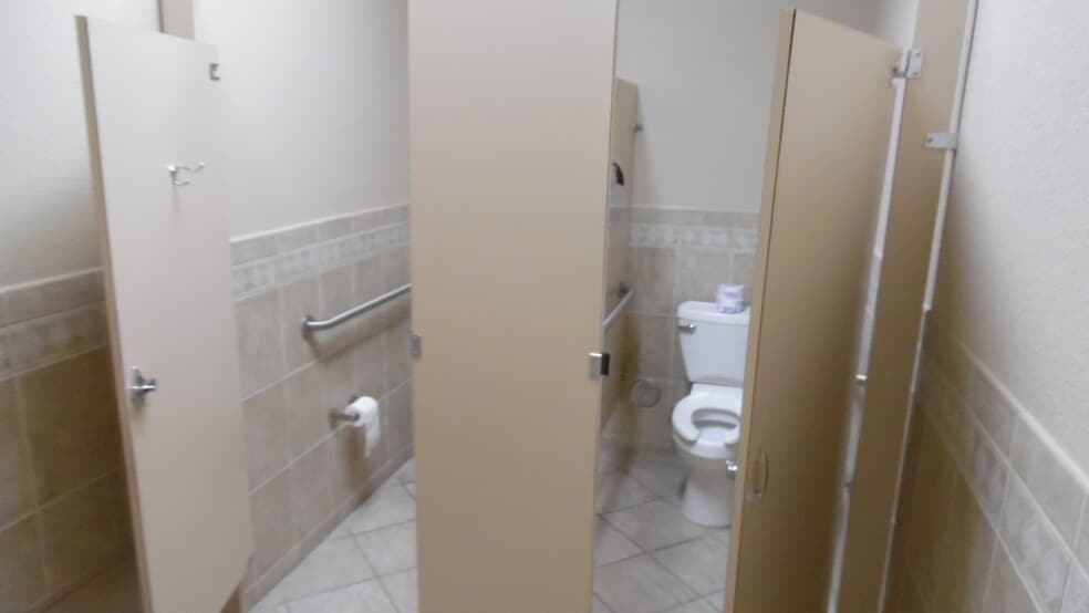 More Photos Of 300 S 7th St, Las Vegas Religious Facility For Sale