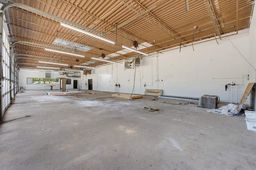 More Photos Of 1366 E Main St, Shrub Oak Unknown For Lease