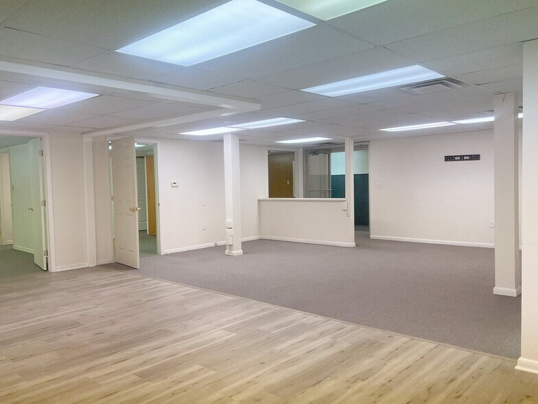 More Photos Of 2105-2133 W 8th St, Erie Office For Sale