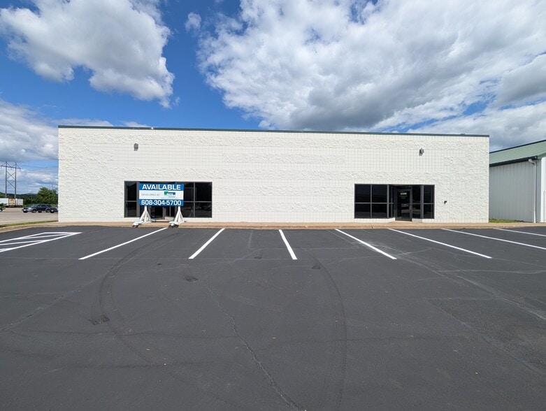 More Photos Of 2320 Cunningham St, La Crosse Warehouse For Sale