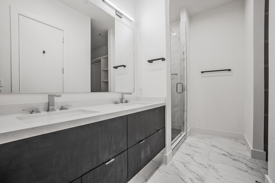 More Photos Of 4322 Roseland Ave, Dallas Apartments For Sale