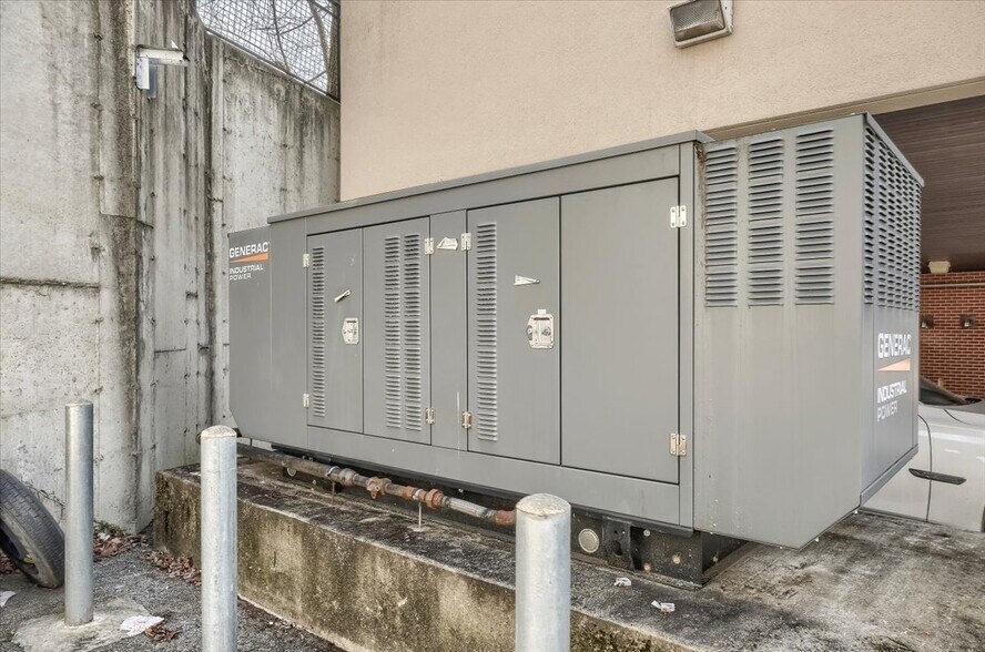 More Photos Of 8 Revolutionary Rd, Ossining Medical For Lease