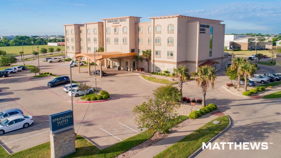 Primary Photo Of 200 Colonnade Pky, Woodway Hotel For Sale