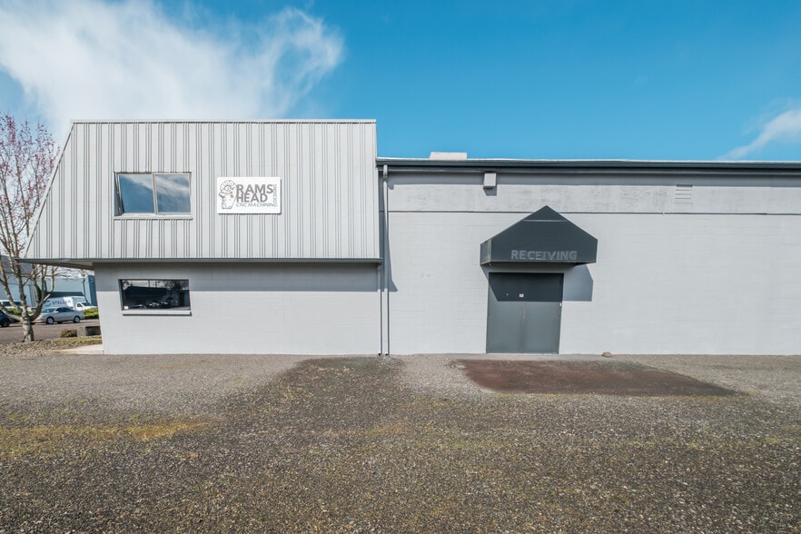 More Photos Of 1131 S Commercial Way SE, Albany Warehouse For Sale