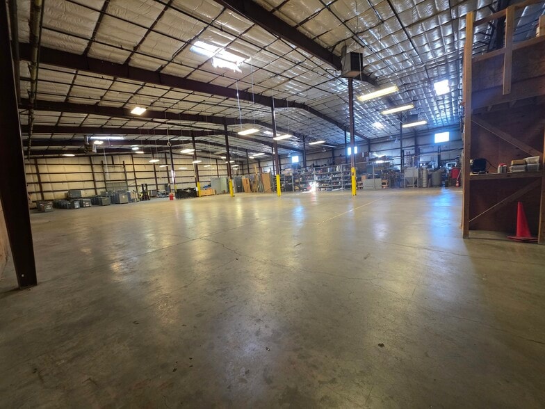More Photos Of 4901 Ironton St, Denver Warehouse For Lease