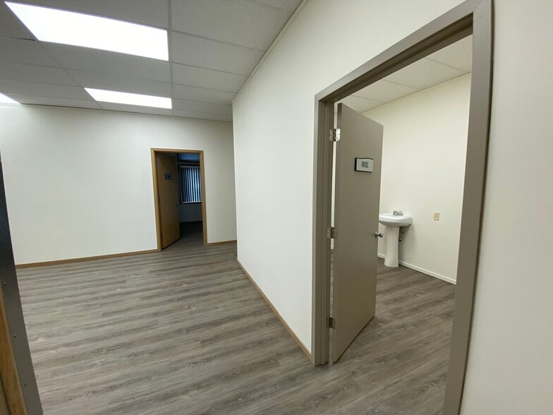 More Photos Of 12911 SE Kent Kangley Rd, Kent Medical For Lease