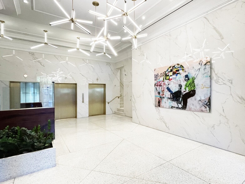 More Photos Of 200 Park Ave S, New York Office For Lease