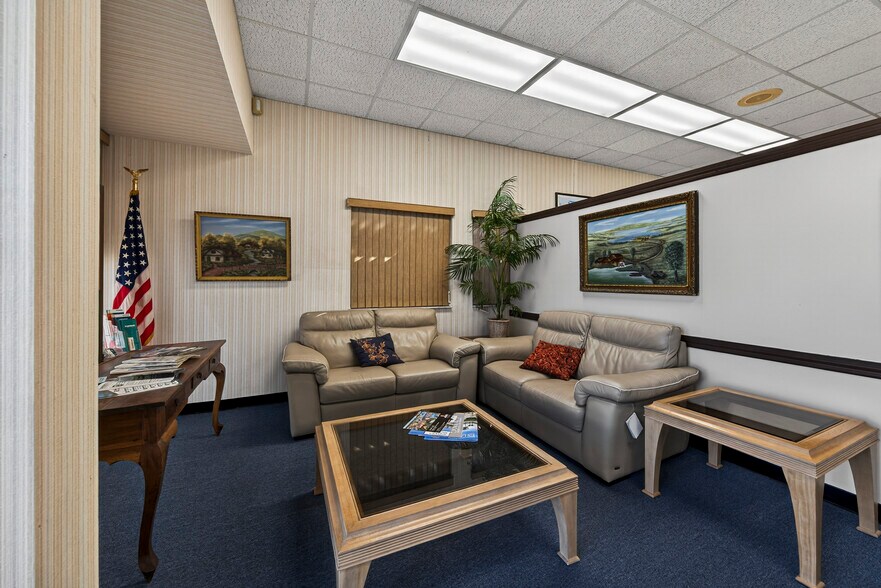 More Photos Of 3050 E Commercial Blvd, Fort Lauderdale Office For Sale