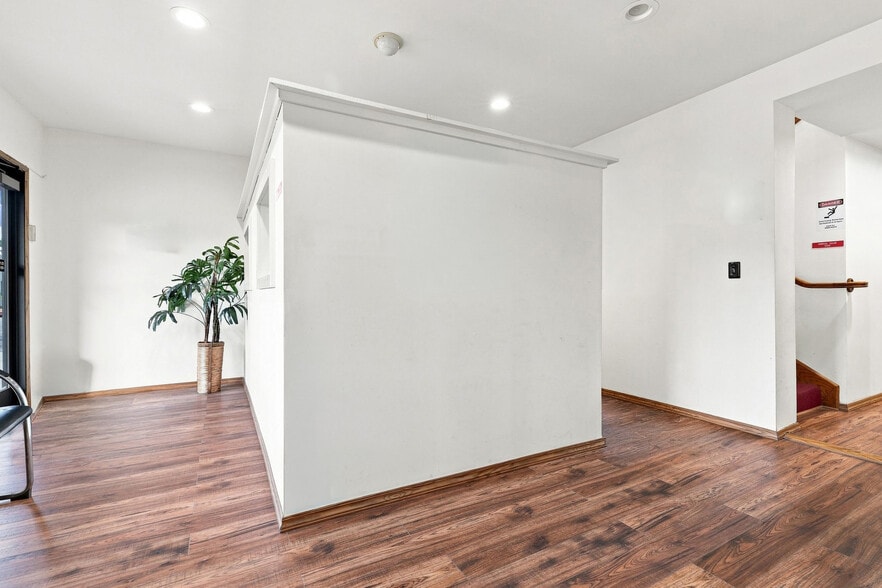 More Photos Of 1063 Colorado Blvd, Eagle Rock Medical For Sale