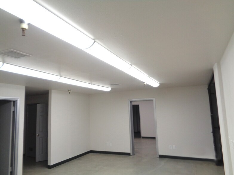 More Photos Of 2828-2840 S Alameda St, Vernon Warehouse For Lease