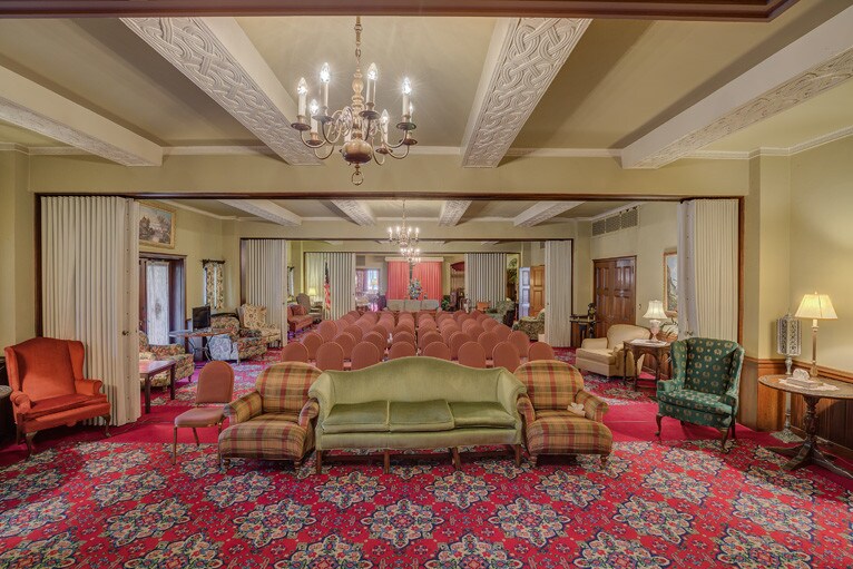 More Photos Of 3464 Central Pky, Cincinnati Funeral Home For Sale