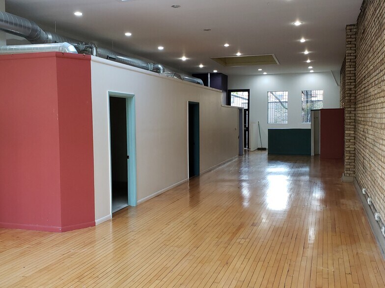 More Photos Of 827-829 Chicago Ave, Evanston Storefront For Lease