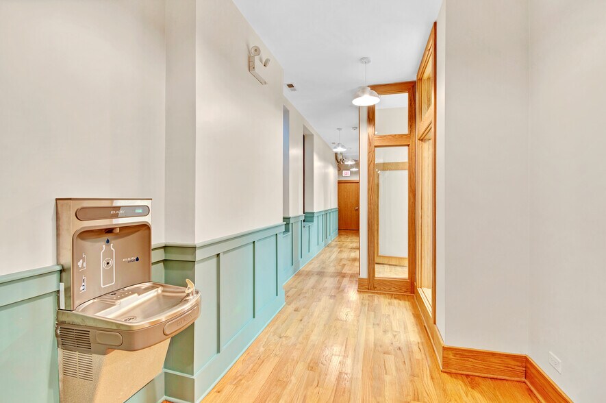 More Photos Of 435 W Diversey Pky, Chicago Apartments For Lease