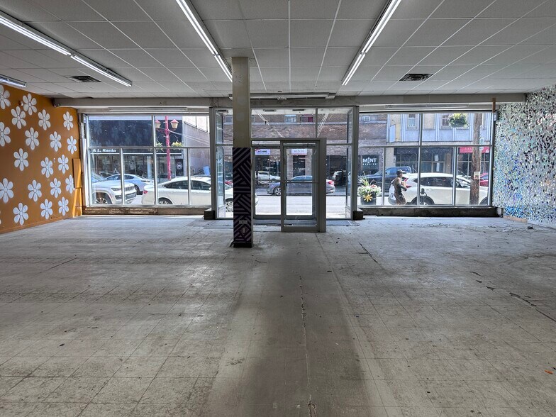 More Photos Of 936-950 Rue Notre-Dame O, Montréal Storefront Retail Residential For Lease