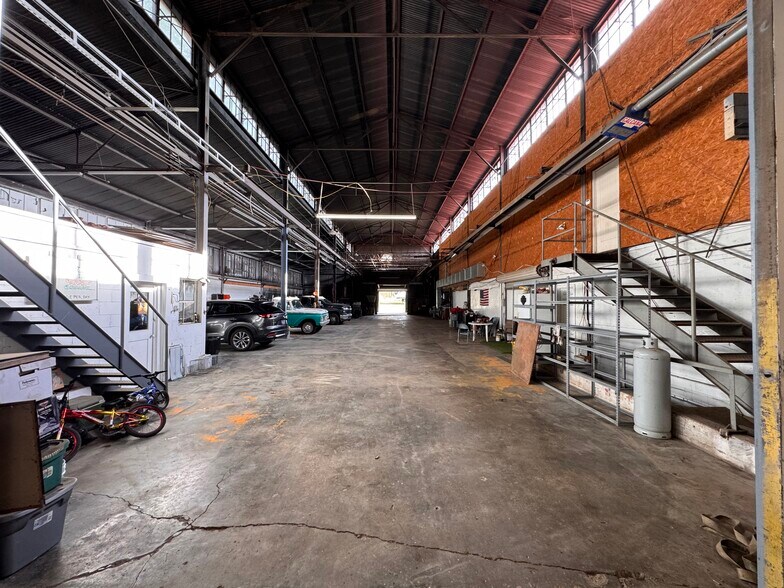 More Photos Of 4001 Bruhin Rd, Knoxville Warehouse For Sale