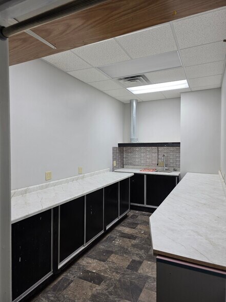 More Photos Of 205 Main St S, Minot Storefront Retail Office For Lease