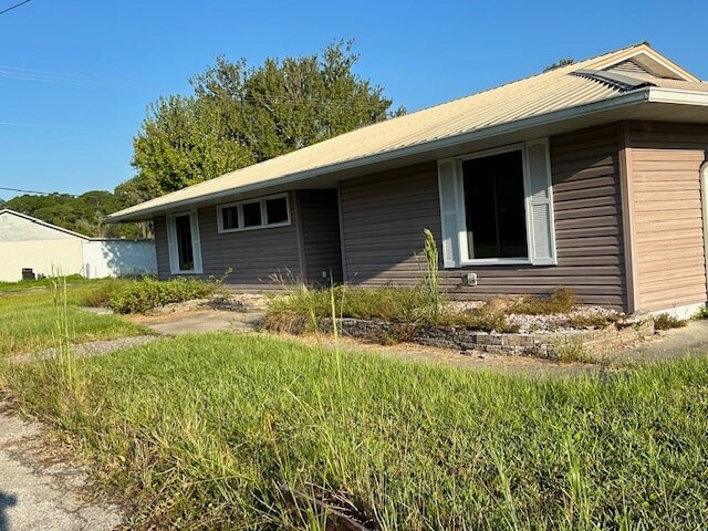 Primary Photo Of 24133 W SR-40, Astor Flex For Lease