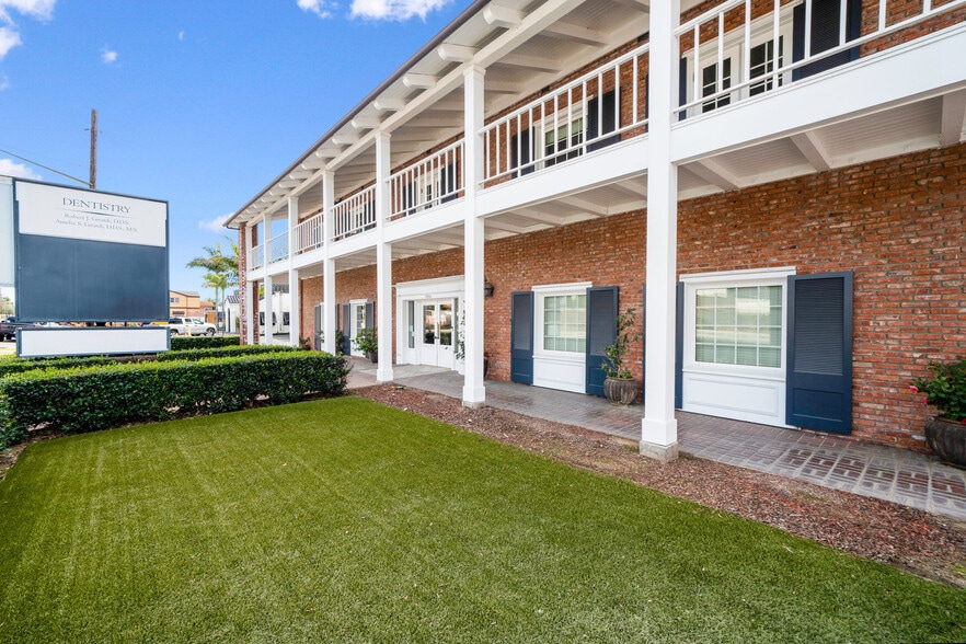 Primary Photo Of 1350 Pacific Coast Hwy, Seal Beach Freestanding For Lease