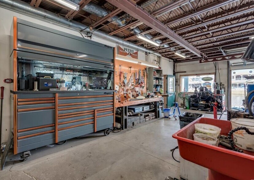 More Photos Of 16 Bethune St, Alexandria Bay Marina For Sale