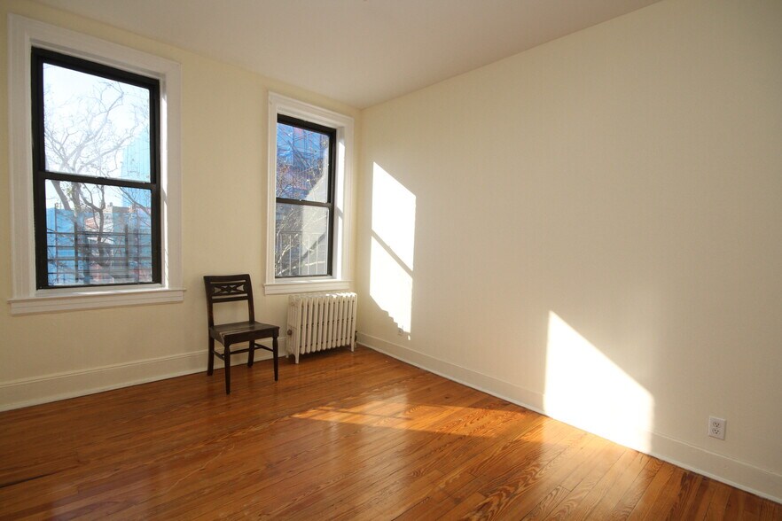 More Photos Of 4021 61st St, Woodside Apartments For Sale