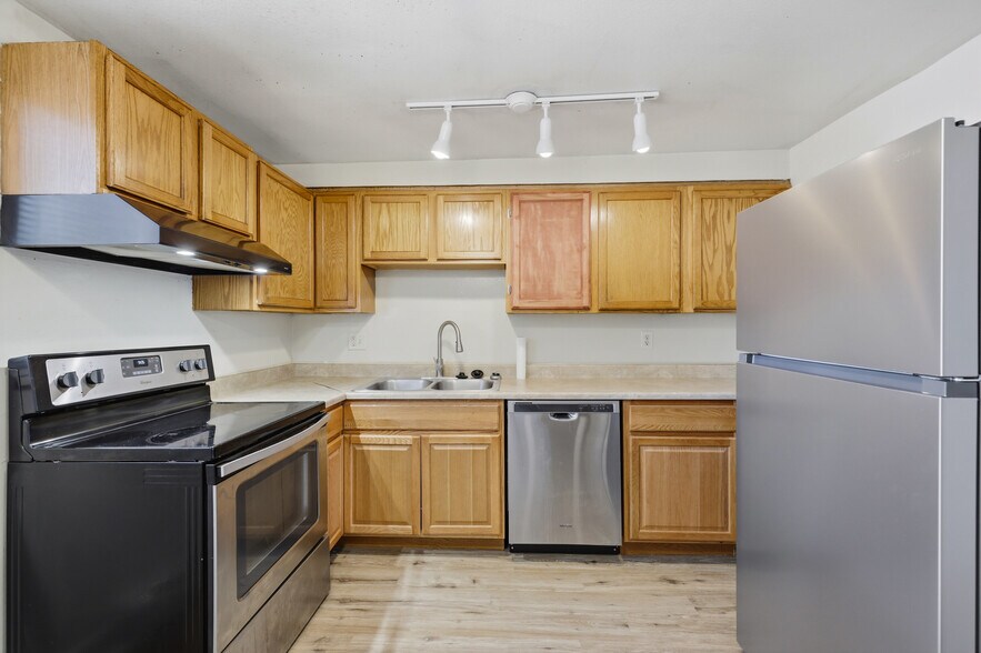 More Photos Of 4060 Airport Rd, Colorado Springs Apartments For Sale