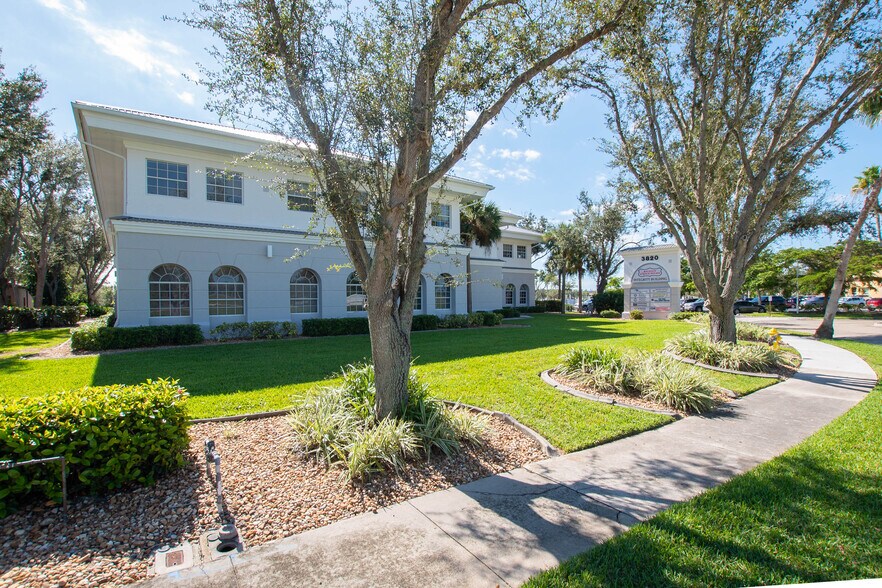 More Photos Of 3820 Colonial Blvd, Fort Myers Medical For Lease