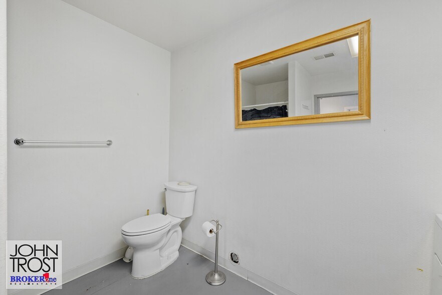 More Photos Of 781 Foster Rd, Casper Industrial For Lease