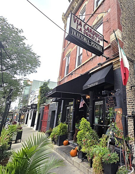 More Photos Of 1928 W Division St, Chicago Storefront Retail Residential For Lease