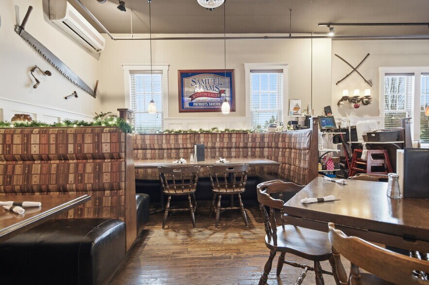 More Photos Of 145 New England Pl, Stillwater Storefront Retail Office For Sale