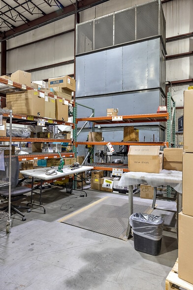 More Photos Of 4333-4335 W Fort St, Detroit Distribution For Lease