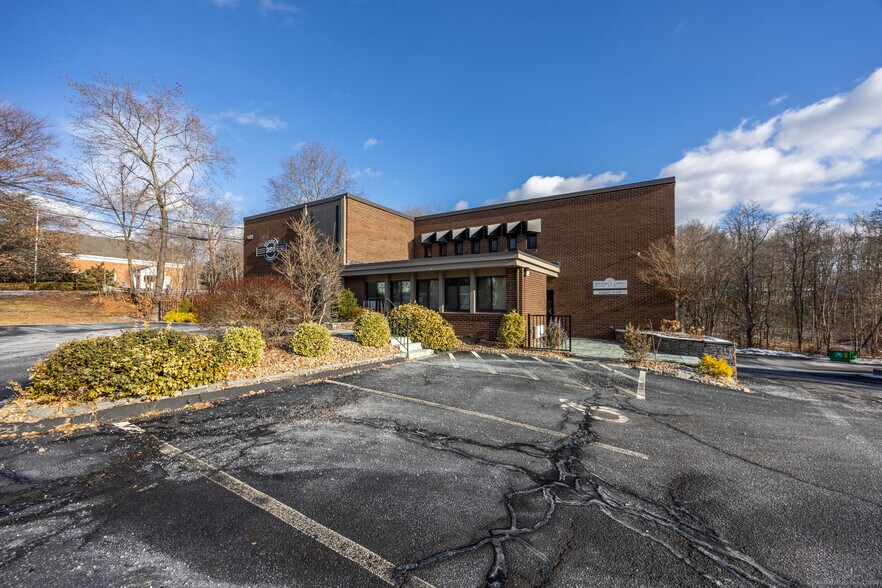 More Photos Of 350 S Main St, Cheshire Medical For Sale