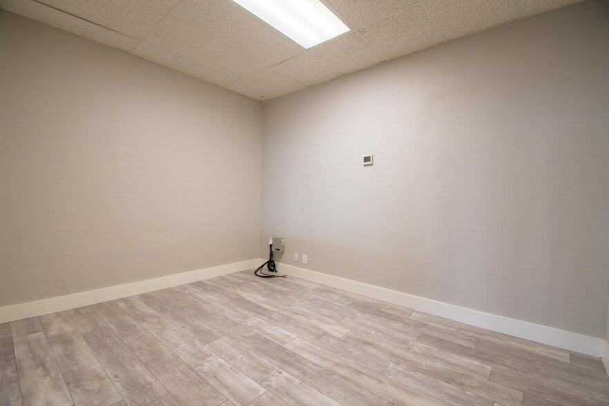 More Photos Of 6000-6064 Ingram Rd, San Antonio Unknown For Lease