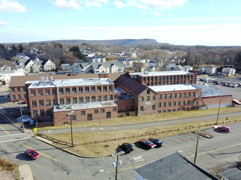 More Photos Of 168 Center St, Southington Industrial For Lease
