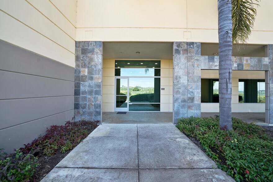 More Photos Of 5601 Palmer Way, Carlsbad Research And Development For Lease