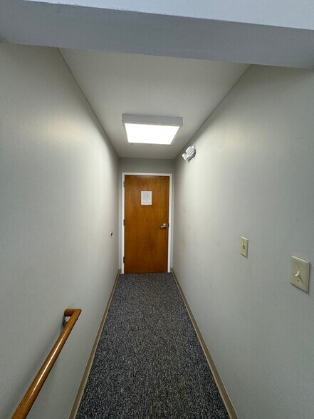 More Photos Of 6515 Clinton Hwy, Knoxville Office For Sale