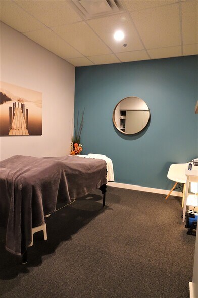 More Photos Of 11817 105th Ave, Edmonton Restaurant For Lease