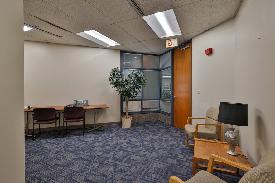 More Photos Of 1525 Valley Center Pky, Bethlehem Unknown For Lease