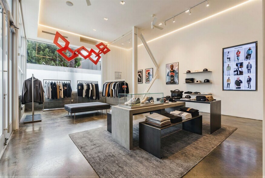 More Photos Of 610 Main St, Venice Office For Sale