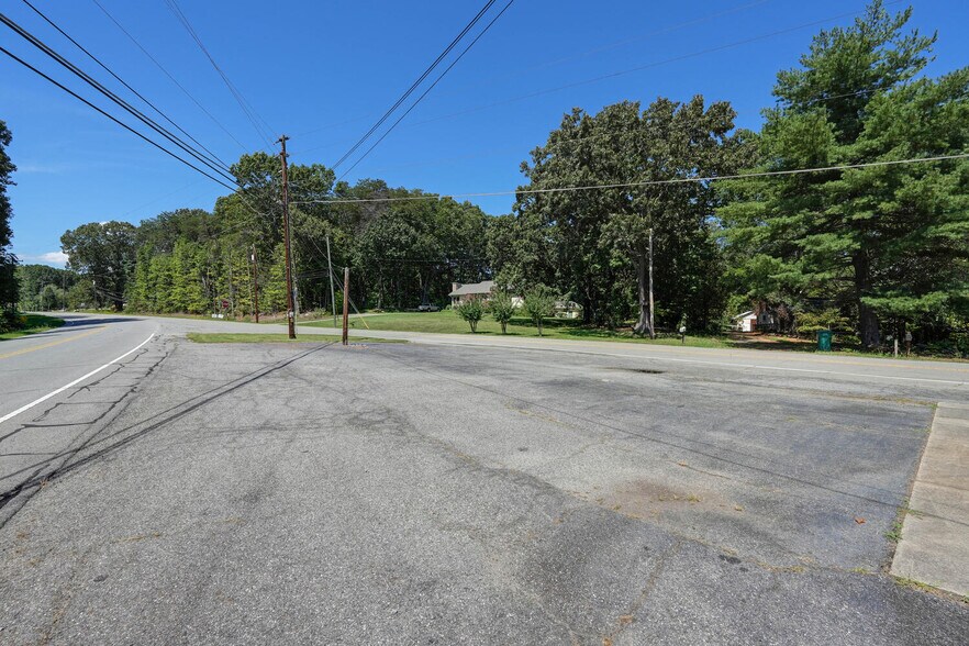 More Photos Of 122 NC Highway 700, Eden Auto Dealership For Sale