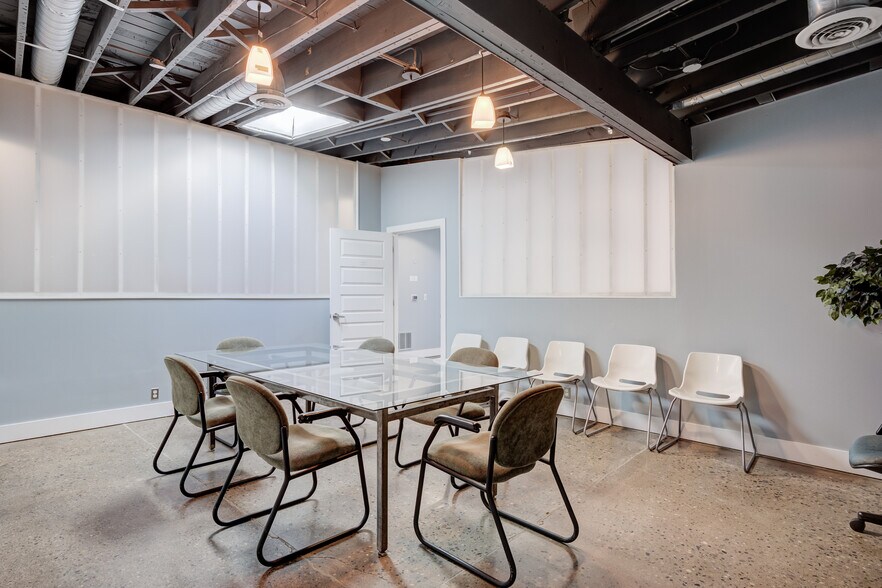 More Photos Of 628 E Parent Ave, Royal Oak Office Residential For Lease