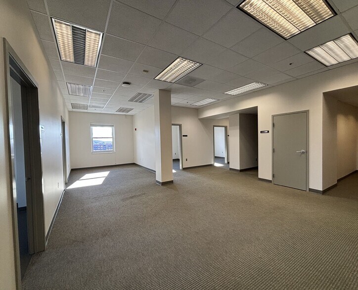 More Photos Of 123 E Main St, Charlottesville Coworking Space