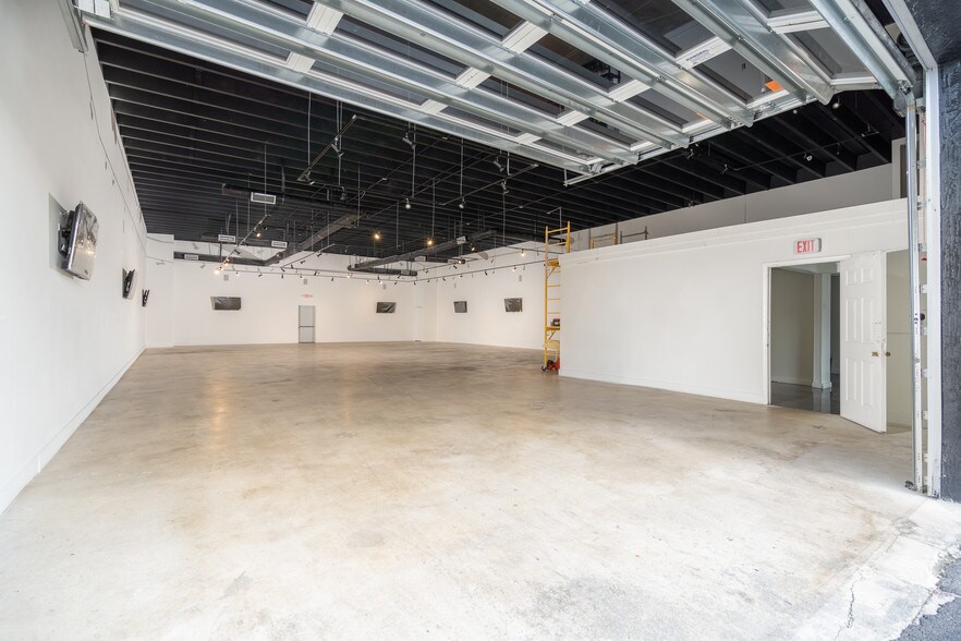 More Photos Of 535 NW 29th St, Miami Warehouse For Sale