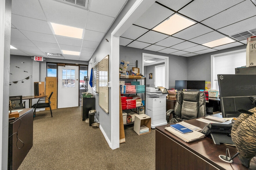 More Photos Of 3180 Coronet Way, Green Bay Manufacturing For Lease