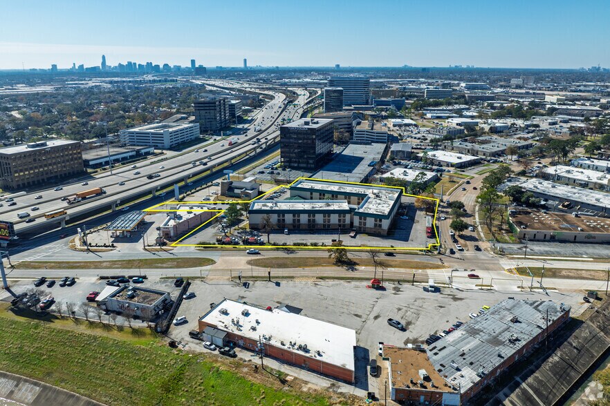 More Photos Of 2504 North Loop W, Houston Hotel For Sale