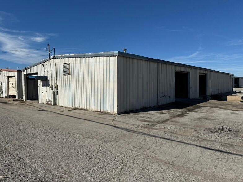 More Photos Of 10826 E Newton Pl, Tulsa Service For Lease