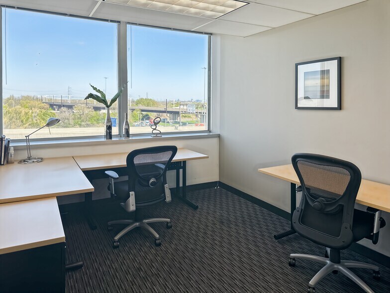 More Photos Of 1 International Plz, Philadelphia Coworking Space