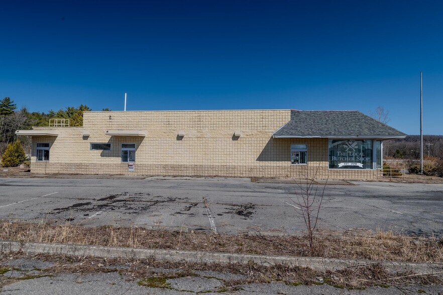 More Photos Of 270 Broadway, Whitehall Freestanding For Sale